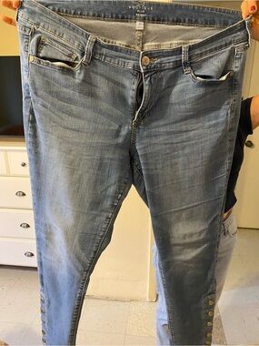 Boutique Plus Women's Medium Blue Skinny Jeans with Ankle Button Detail
